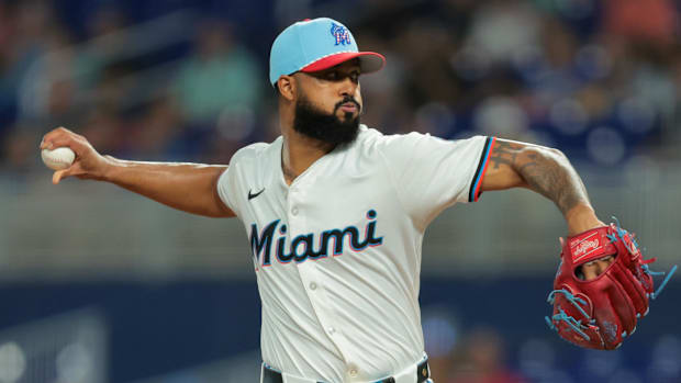 Sandy Alcantara throws a pitch