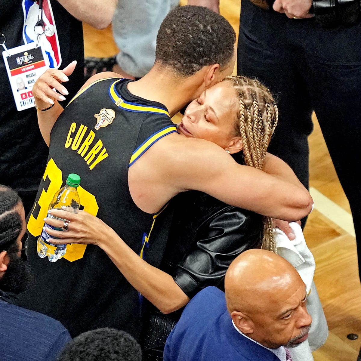Mẹ của Stephen Curry chia sẻ tin buồn rằng bà của anh, Candy Wyms Adams, đã qua đời