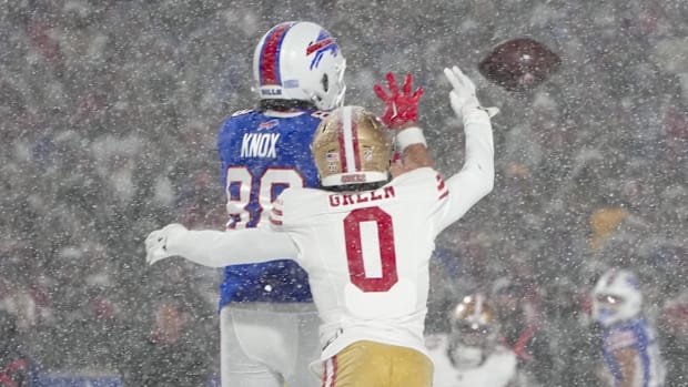 Buffalo Bills tight end Dawson Knox (88) makes a catch against San Francisco 49ers cornerback Renardo Green (0).