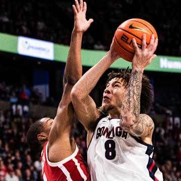 Gonzaga Bulldogs guard Jalen Warley (8).