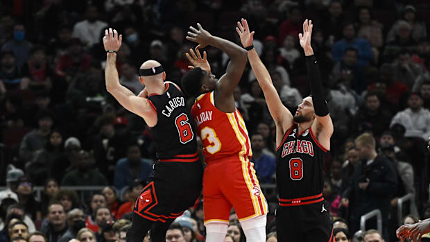 Chicago Bulls Keeps Alex Caruso (6) and Zach Lavine