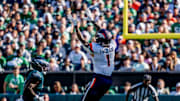October 5, 2025, Philadelphia, Pa, USA: Denver Broncos tight end Evan Engram (1) goes up to bring in a catch during the NFL, American Football Herren, USA football matchup between the Denver Broncos and the Philadelphia Eagles at Lincoln Financial Field in Philadelphia, Pennsylvania on October 5 2025. 