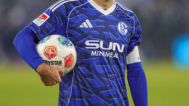 Schalke mit dem Hauptsponsor 'Sun Minimeal'