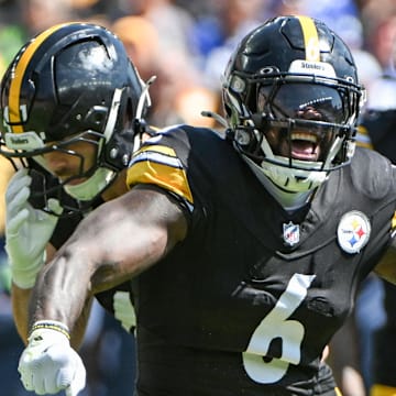 Sep 14, 2025; Pittsburgh, Pennsylvania, USA; Pittsburgh Steelers linebacker Patrick Queen (6) celebrates a tackle against the Seattle Seahawks during the first quarter at Acrisure Stadium. Mandatory Credit: Barry Reeger-Imagn Images