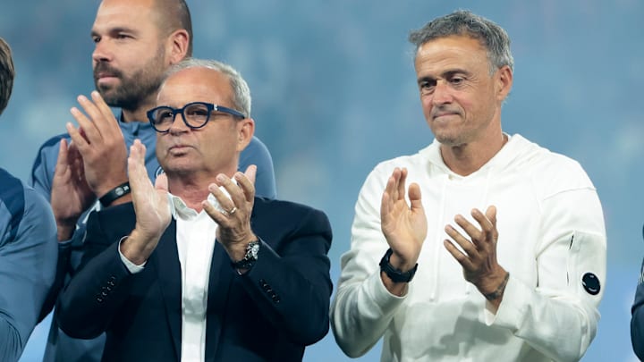 Luis Enrique et Luis Campos bouclent le mercato estival au PSG. Luis Enrique et Luis Campos bouclent le mercato estival au PSG.
