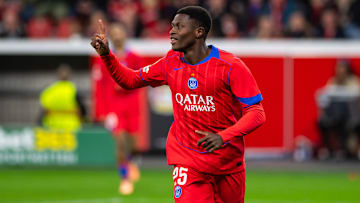 Bayer 04 Leverkusen v Paris Saint-Germain - UEFA Champions League