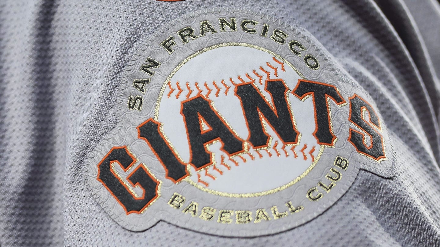 Giants Reportedly Plan Key Position Moves, Target Free Agents