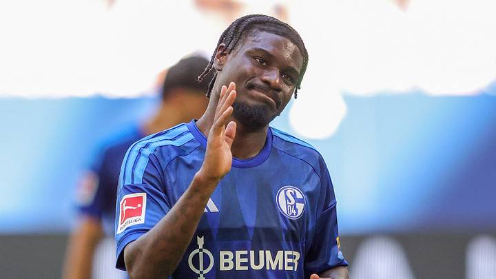 Mittlerweile im Schalke-Trikot: Junior Dina Ebimbe Mittlerweile im Schalke-Trikot: Junior Dina Ebimbe