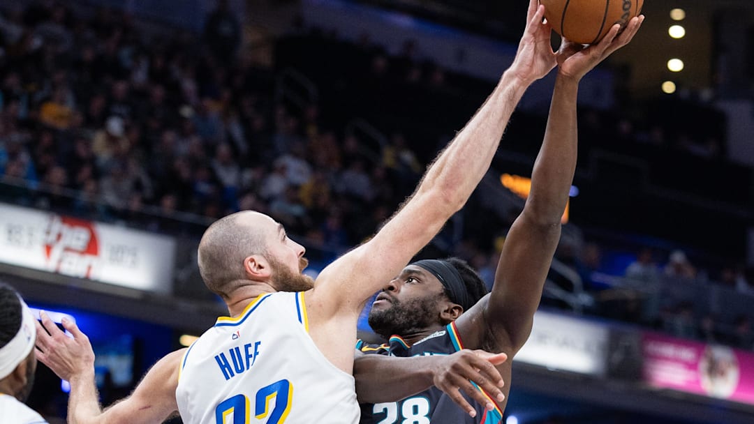 Nov 24, 2025; Indianapolis, Indiana, USA; Indiana Pacers center Jay Huff (32) blocks the shot of Detroit Pistons forward Isaiah Stewart (28) in the second half at Gainbridge Fieldhouse. Mandatory Credit: Trevor Ruszkowski-Imagn Images Nov 24, 2025; Indianapolis, Indiana, USA; Indiana Pacers center Jay Huff (32) blocks the shot of Detroit Pistons forward Isaiah Stewart (28) in the second half at Gainbridge Fieldhouse. Mandatory Credit: Trevor Ruszkowski-Imagn Images