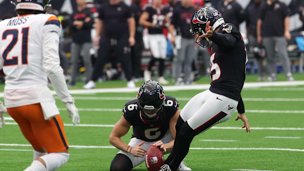 Nov 2, 2025; Houston, Texas, USA; Houston Texans place kicker Ka'imi Fairbairn (15) makes a field goal during the second half