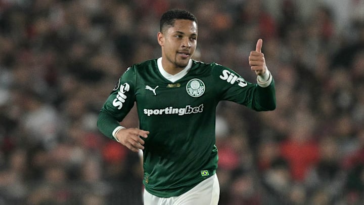 Vitor Roque fez gol no Monumental de Núñez