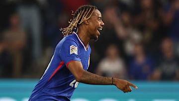 Bradley Barcola a inscrit son premier but avec les Bleus.