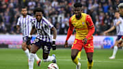 Jhoanner Chavez lors du match Toulouse FC - RC Lens en Ligue 1