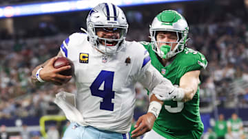 Dallas Cowboys quarterback Dak Prescott runs for a touchdown against the Philadelphia Eagles at AT&T Stadium. 