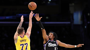 Sacramento Kings v Los Angeles Lakers