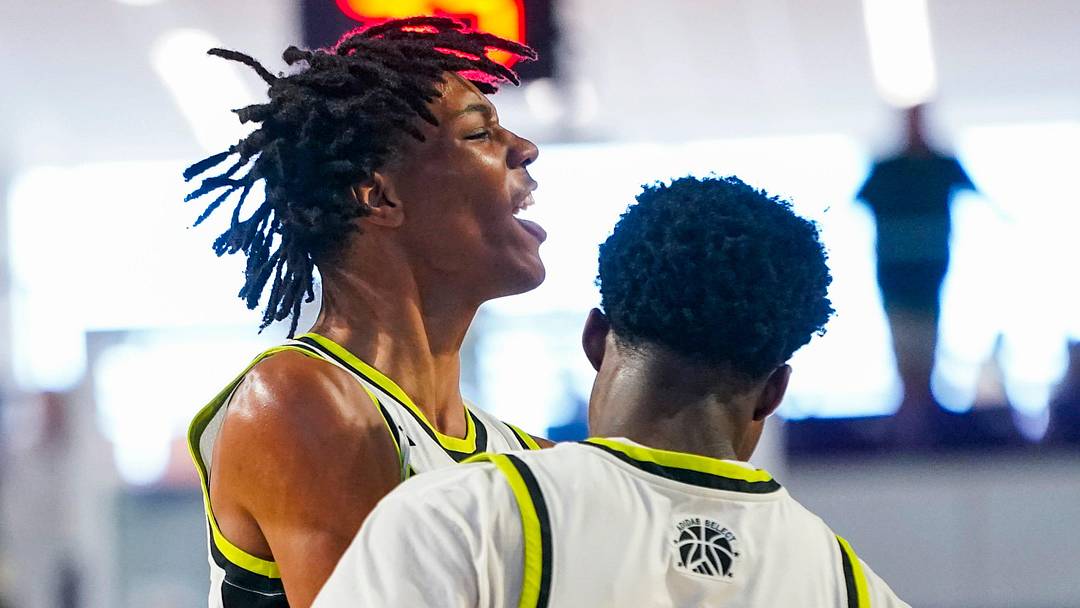 The new Syracuse basketball staff will have to battle former SU coaches to prevail for 4-star and 5-star recruiting targets. The new Syracuse basketball staff will have to battle former SU coaches to prevail for 4-star and 5-star recruiting targets.