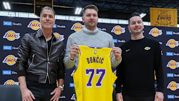 Luka Doncic probablemente debute con los Lakers el lunes ante el Utah Jazz