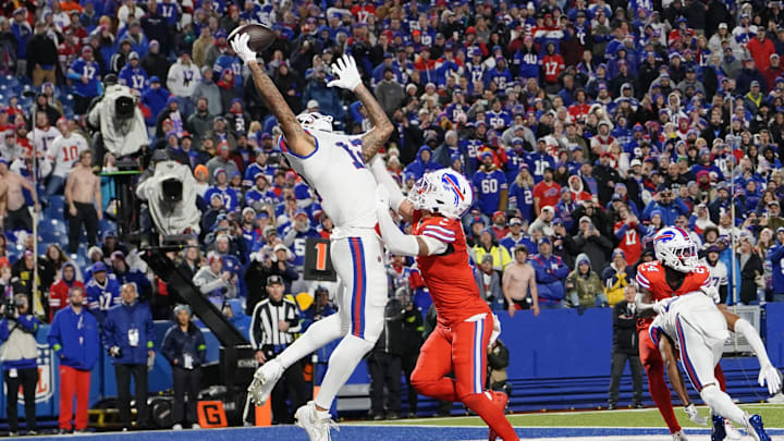 Oct 15, 2023; Orchard Park, New York, USA; New York Giants tight end Darren Waller (12) attempts to