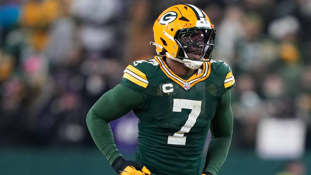 Dec 27, 2025; Green Bay, Wisconsin, USA; Green Bay Packers linebacker Quay Walker (7) looks on during the fourth quarter against the Baltimore Ravens at Lambeau Field. Mandatory Credit: Kayla Wolf-Imagn Images