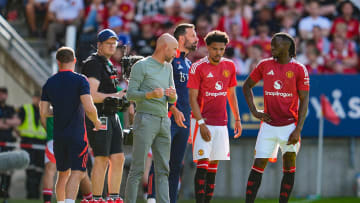 Erik ten Hag masih ingin mendatangkan pemain baru ke Manchester United setelah melalui musim 2023/24 dengan badai cedera