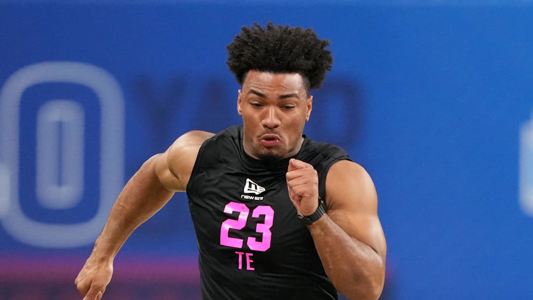Oregon tight end Kenyon Sadiq (TE23) during the NFL Scouting Combine at Lucas Oil Stadium. 
