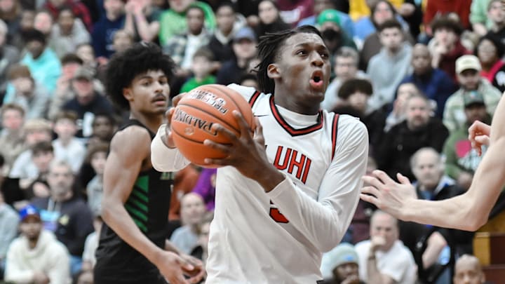 HIGH SCHOOL BASKETBALL: JAN 19 Spalding Hoophall Classic - Long Island Lutheran vs Arizona Compass