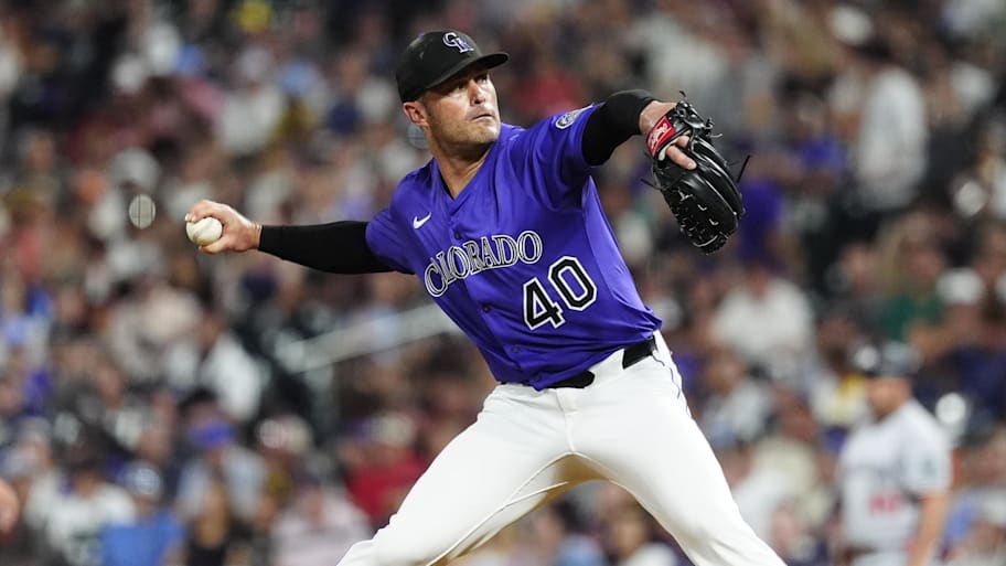 The Colorado Rockies are trading reliever Tyler Kinley to the Atlanta Braves. | Ron Chenoy-Imagn Images