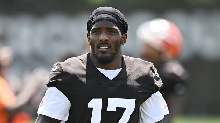 Cleveland Browns linebacker Justin Jefferson