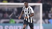 Bastos é uma das referências defensivas do Botafogo