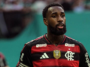 Gerson virou alvo de protestos da torcida do Flamengo