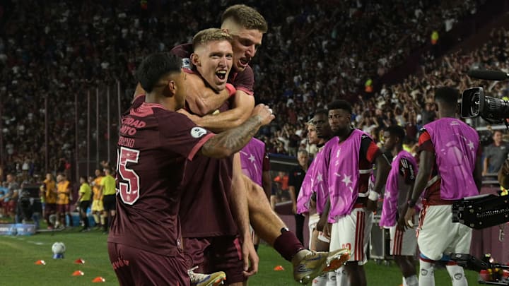 Lanús vence em La Fortaleza e abre vantagem contra o Flamengo 