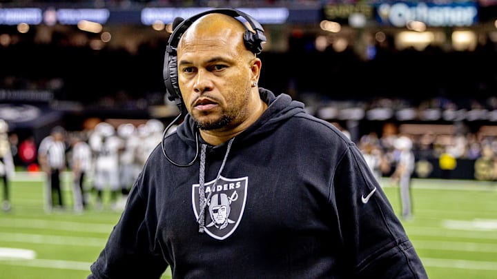 WATCH: Raiders' Antonio Pierce Speaks Ahead of Final Matchup, Chargers