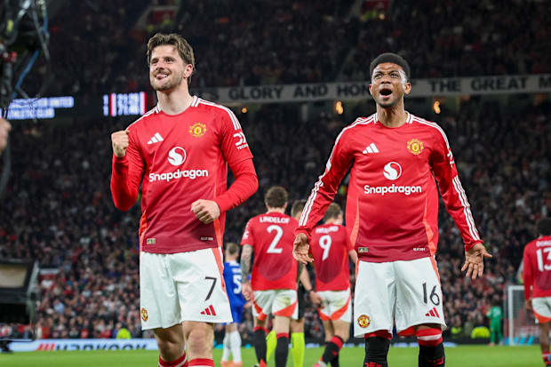 Manchester United players Mason Mount and Amad Diallo