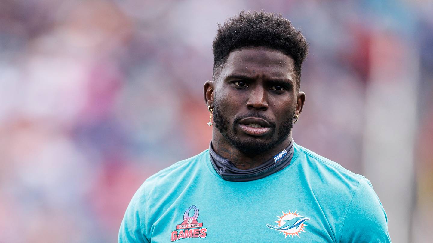Bleacher Report predicts Tyreek Hill to sign massive 4-year deal with the Dolphins - Vimarsana News