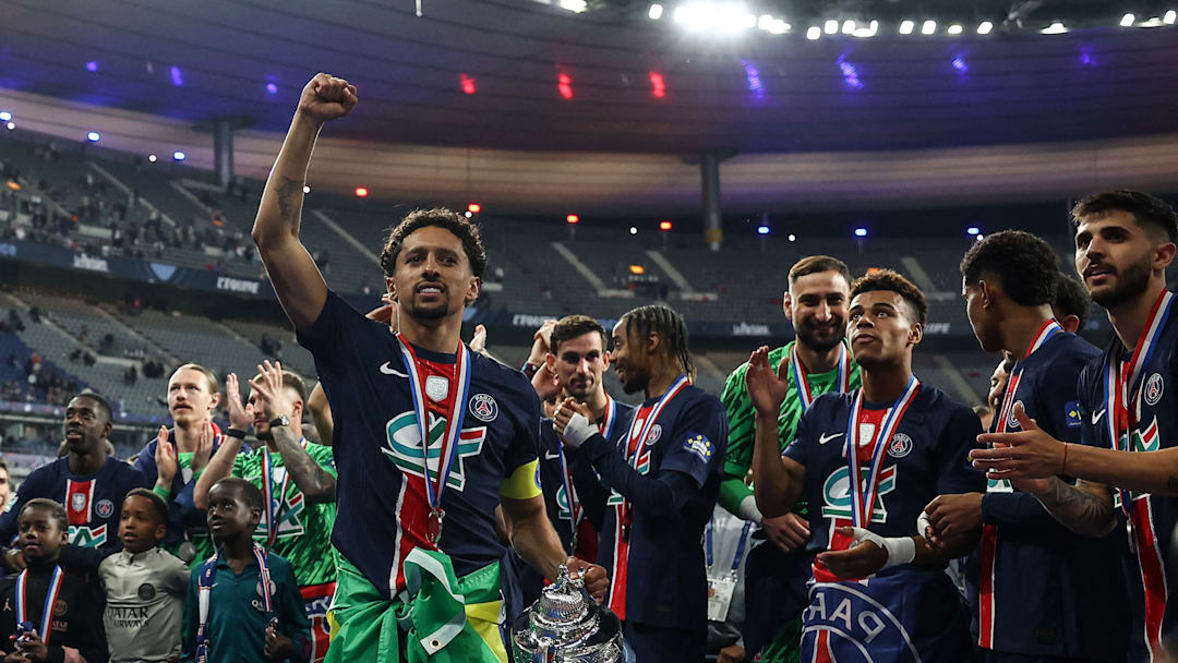 Capitão, o brasileiro Marquinhos pode ser o único jogador a disputar as duas finais de Champions que o PSG se classificou Capitão, o brasileiro Marquinhos pode ser o único jogador a disputar as duas finais de Champions que o PSG se classificou