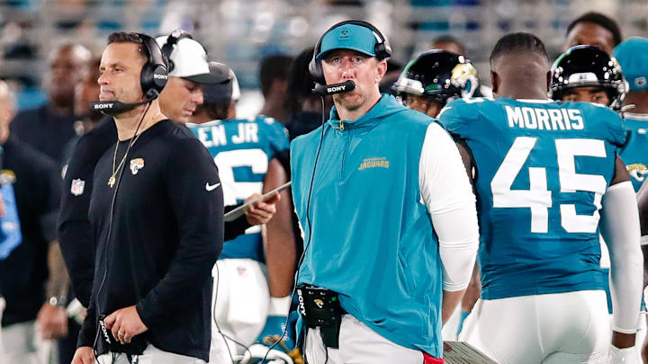 Aug 9, 2025; Jacksonville, Florida, USA; Jacksonville Jaguars defensive coordinator Anthony Campanile stands with head coach Liam Coen on the sidelines during a preseason game against the Pittsburgh Steelers at EverBank Stadium. Mandatory Credit: Travis Register-Imagn Images Aug 9, 2025; Jacksonville, Florida, USA; Jacksonville Jaguars defensive coordinator Anthony Campanile stands with head coach Liam Coen on the sidelines during a preseason game against the Pittsburgh Steelers at EverBank Stadium. Mandatory Credit: Travis Register-Imagn Images
