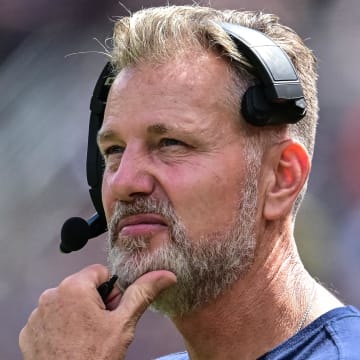 Matt Eberflus coaches at Soldier Field against the Bengals. GM Ryan Poles is impressed with his ability to unite the Bears.