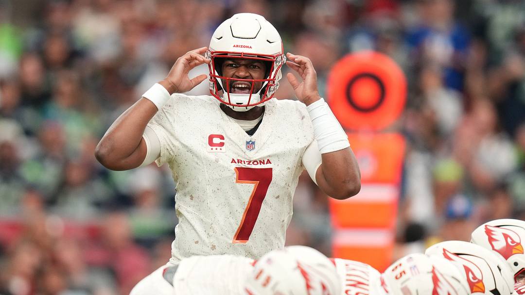 Arizona Cardinals quarterback Jacoby Brissett (7) yells out a play from the line of scrimmage against the Seattle Seahawks at State Farm Stadium in Glendale on Sept. 20, 2026. Arizona Cardinals quarterback Jacoby Brissett (7) yells out a play from the line of scrimmage against the Seattle Seahawks at State Farm Stadium in Glendale on Sept. 20, 2026.