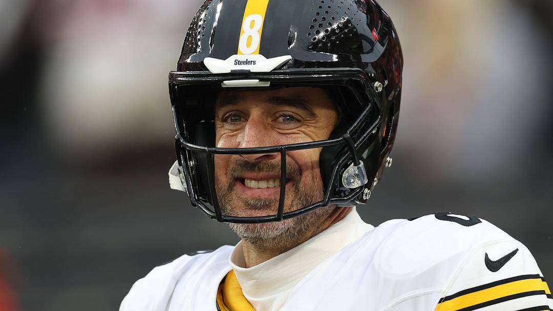 Pittsburgh Steelers quarterback Aaron Rodgers