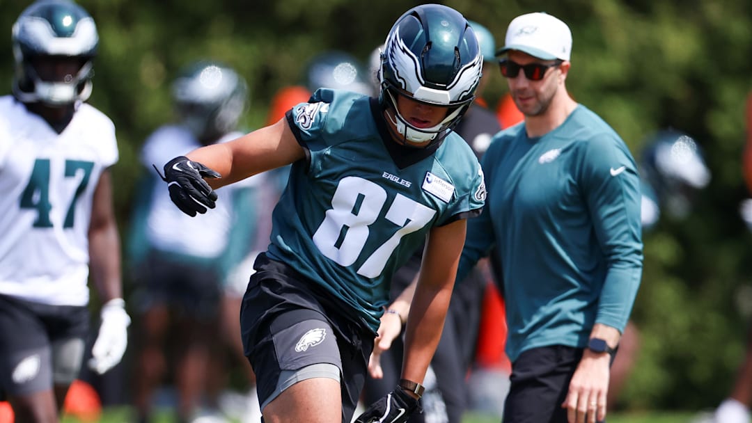 May 1, 2026; Philadelphia, PA, USA; Philadelphia Eagles tight end Eli Stowers (87) runs drills during rookie minicamp at NovaCare Complex. 