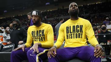 LeBron y Davis buscarán liderar a una renovada plantilla de los Lakers