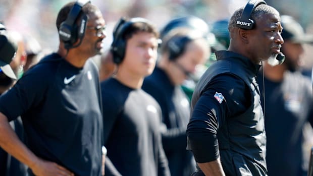 New York Jets head coach Aaron Glen