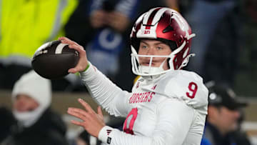 Indiana Hoosiers quarterback Kurtis Rourke (9)
