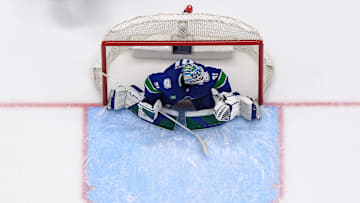 Chicago Blackhawks v Vancouver Canucks