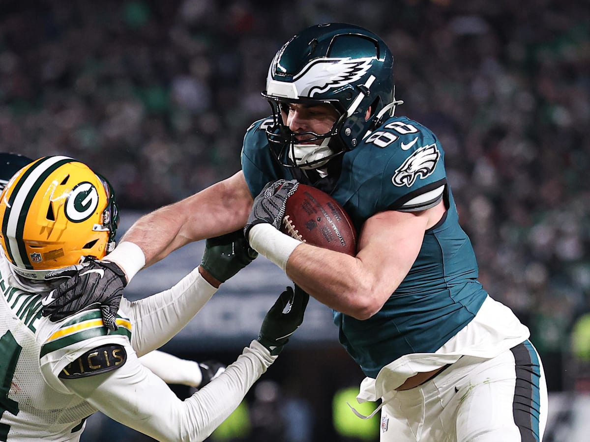 Eagles TE Dallas Goedert Admits Final Stiff-Arm on Packers DB 'Wasn't Necessary'