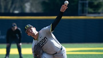Grayson Grinsell gave the Ducks eight innings of two-hit baseball in East Lansing but the bats went quiet as Oregon lost a 2-0 shutout to the Spartans.