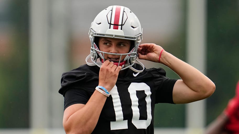 Ohio State named Julian Sayin as the 2025 starting quarterback. | Adam Cairns/Columbus Dispatch / USA TODAY NETWORK via Imagn Images