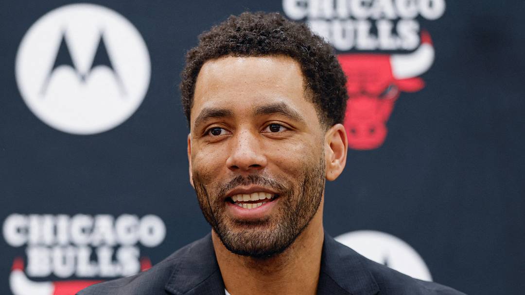 Jun 17, 2026; Chicago, Il, USA; Chicago Bulls Executive Vice President of Basketball Operations Bryson Graham introduces Chicago Bulls new head coach Tiago Splitter during a press conference at Advocate Center. Mandatory Credit: Kamil Krzaczynski-Imagn Images
