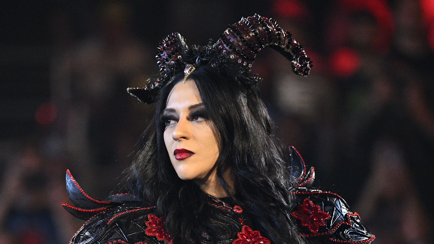 Stephanie Vaquer Overcomes Health Scare to Win WWE Women’s World Championship at Wrestlepalooza