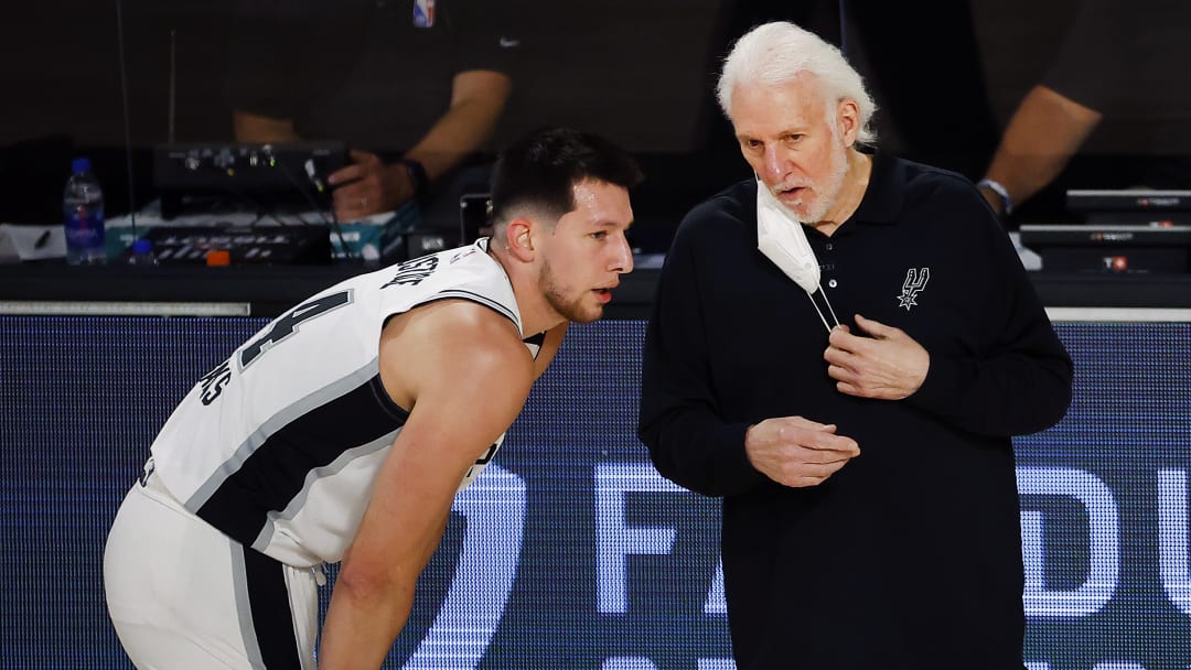 San Antonio Spurs Gregg Popovich, Drew Eubanks San Antonio Spurs Gregg Popovich, Drew Eubanks